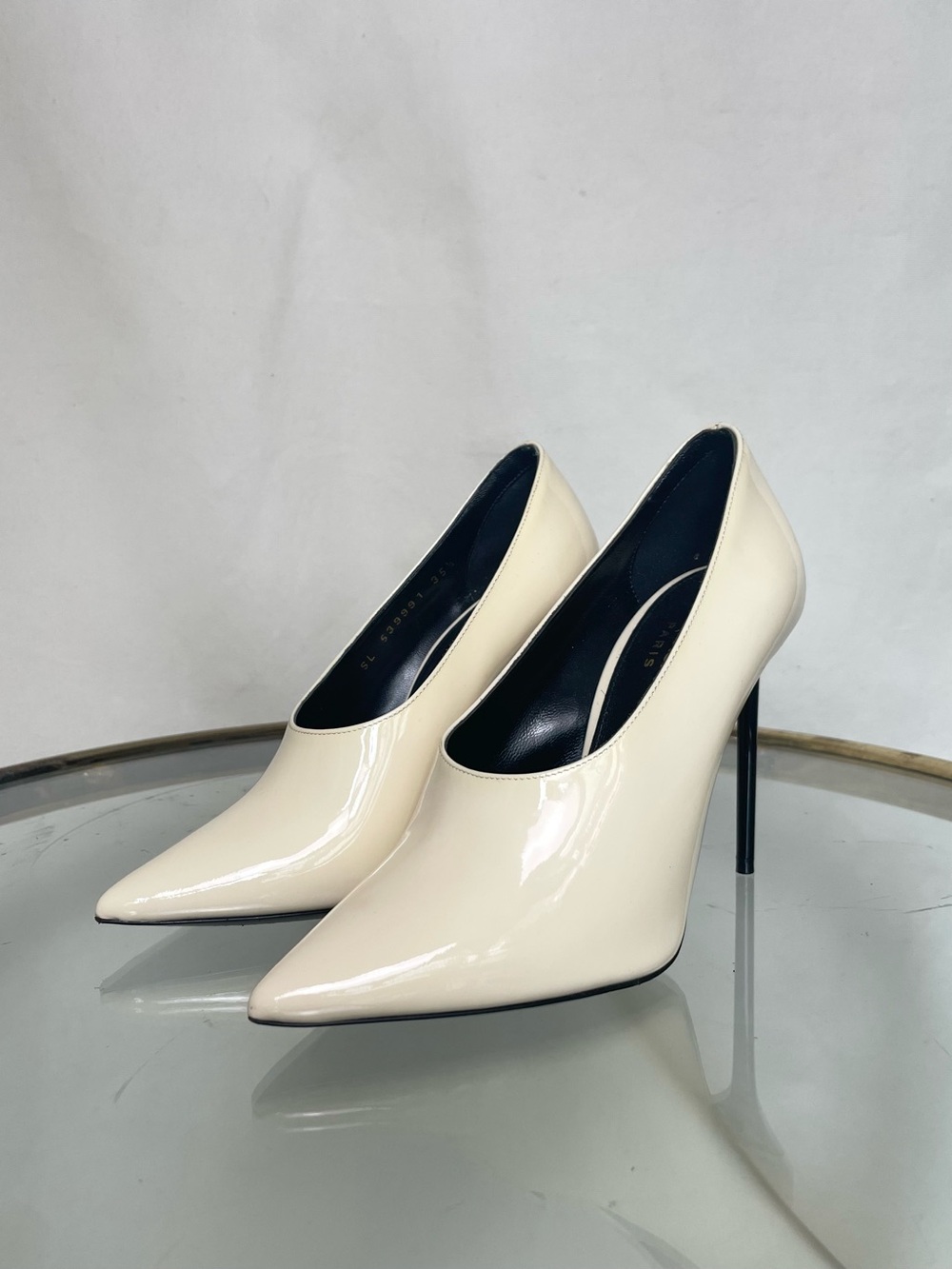 Yves Saint Laurent Patent Teddy Heels in Cream size 35.5